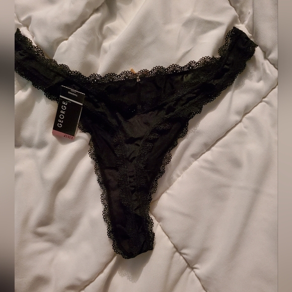 NEVER WORN 2 BLACK PAIR LACY THONGS. 1 NWT & 1 NWOT. SIZE LARGE - Picture 2 of 4